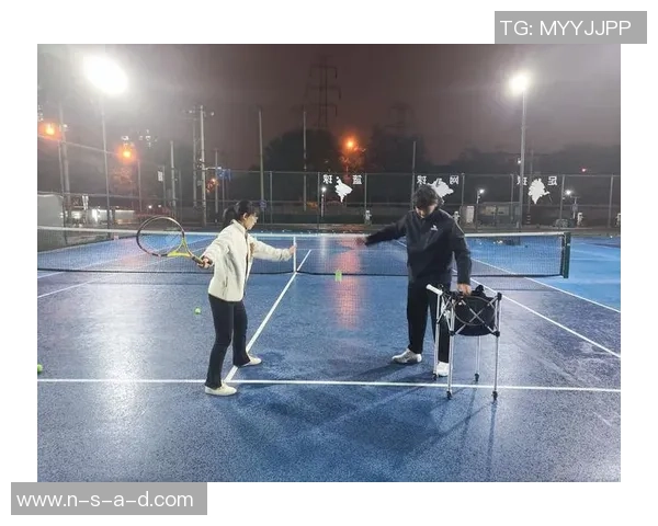 重庆网球队在世界锦标赛中的团队协作表现精彩纷呈引发关注 重庆网球队在世界锦标赛中的团队协作表现精彩纷呈引发关注