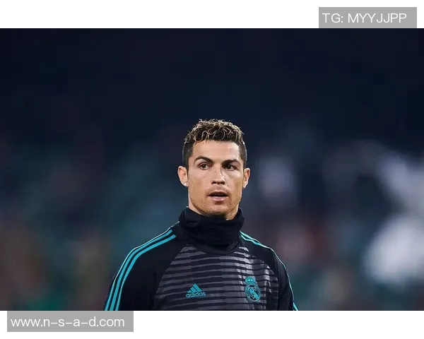 低调自律的足球明星如何在赛场与生活中保持平衡与专注