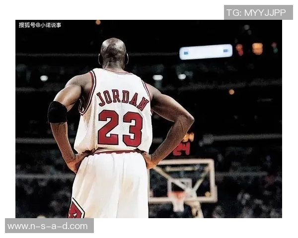 足球明星身穿乔丹球衣展现运动魅力引发球迷热议与时尚潮流交融 足球明星身穿乔丹球衣展现运动魅力引发球迷热议与时尚潮流交融